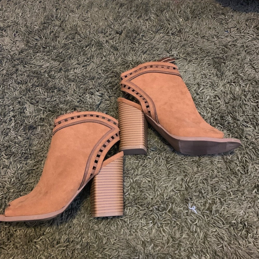 Fall Brown heels